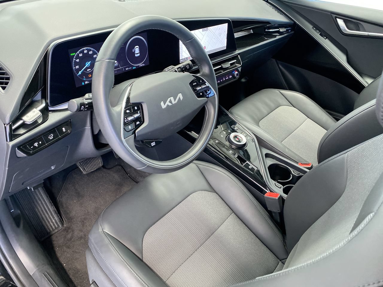 Certified 2024 Kia Niro Wind FWD image 20