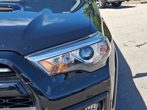 Used 2022 Toyota 4Runner TRD Sport w/ Technology Package AWD/4WD image 11