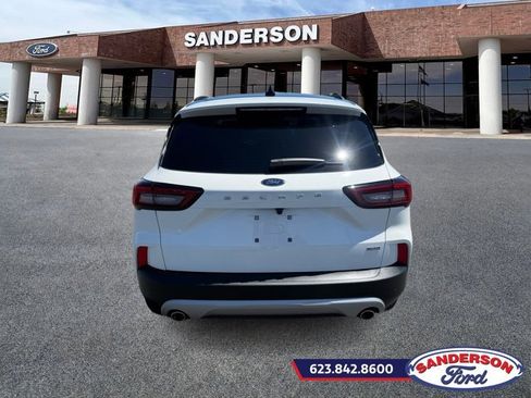 Used 2025 Ford Escape SE image 4