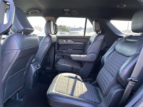 Used 2025 Ford Explorer ST-Line image 15