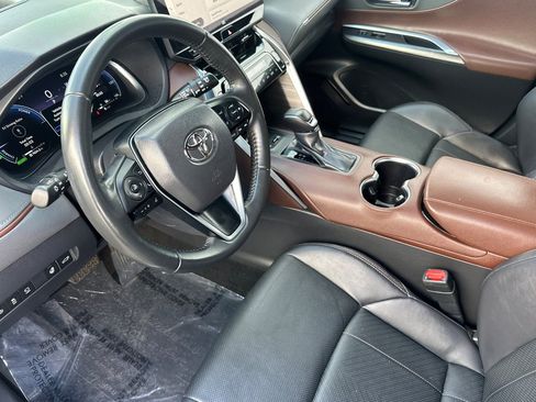 Certified 2023 Toyota Venza Limited AWD/4WD image 10