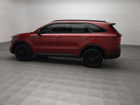 Used 2021 Kia Sorento S w/ Panoramic Sunroof Package image 3