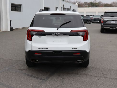 Certified 2023 GMC Acadia SLE w/ Driver Convenience Package image 9