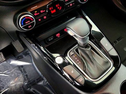 Used 2020 Kia Soul EX image 16