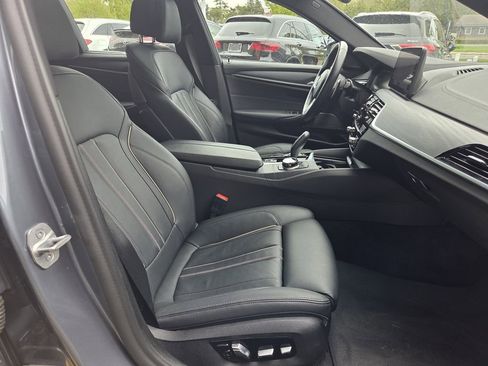 Used 2021 BMW M550i xDrive w/ Dynamic Handling Package AWD/4WD image 33