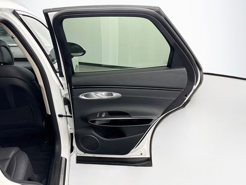 Used 2025 Genesis GV70 2.5T AWD/4WD image 32