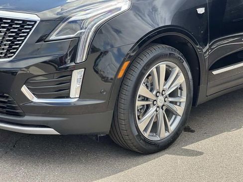 Certified 2025 Cadillac XT5 Premium Luxury w/ Technology Package AWD/4WD image 8