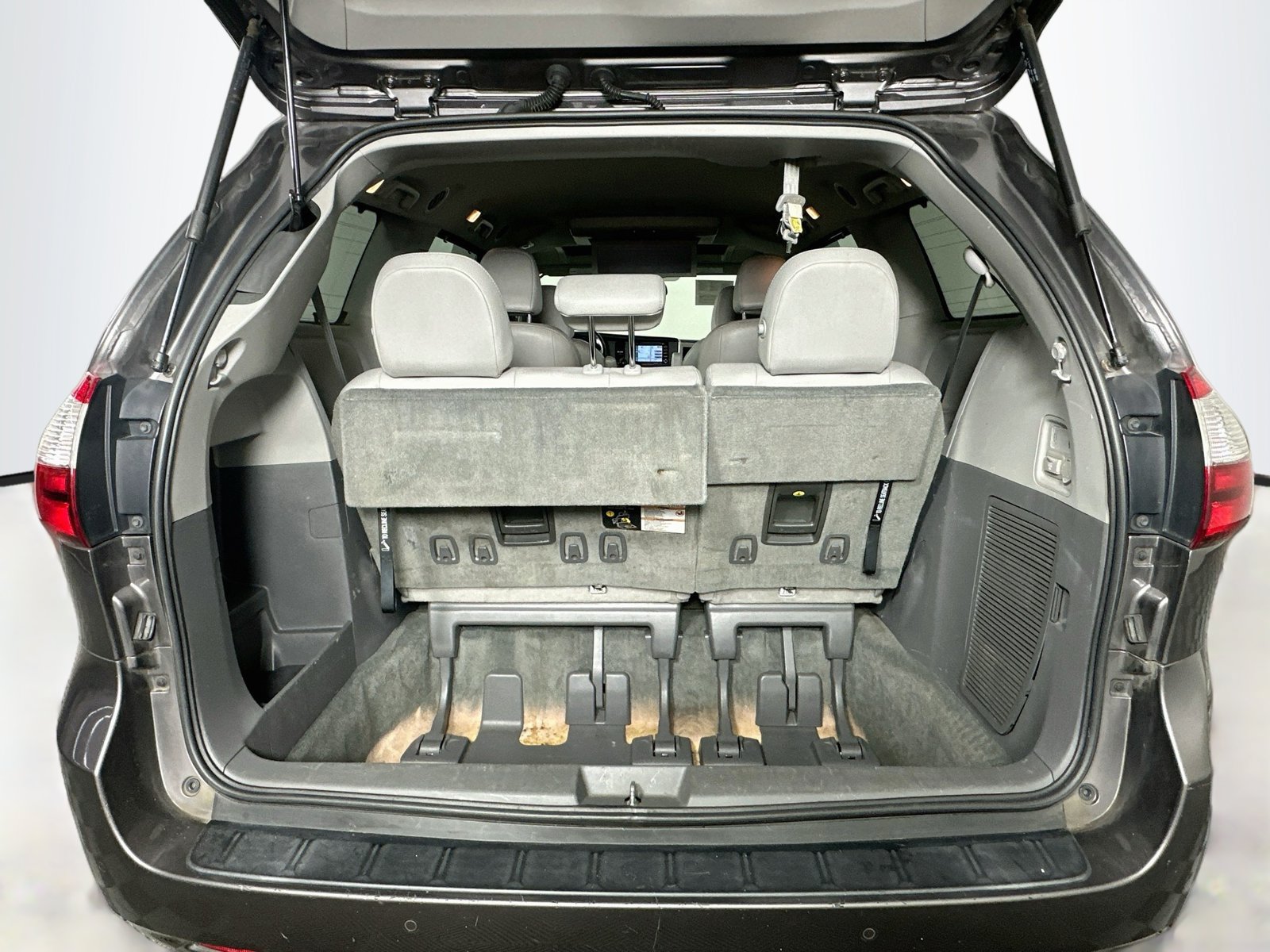 Used 2018 Toyota Sienna XLE Premium AWD/4WD image 27