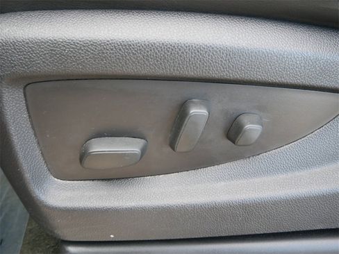 Used 2017 GMC Yukon Denali image 21