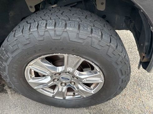 Used 2016 Ford F150 Lariat w/ Equipment Group 502A Luxury image 9