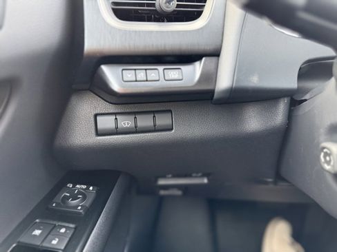 Used 2021 Lexus UX 250h w/ Luxury Package image 18