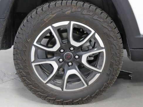 Used 2025 Jeep Compass Trailhawk image 12