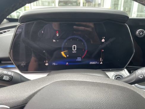 Used 2025 Chevrolet Trax LT w/ LT Convenience Package FWD image 20