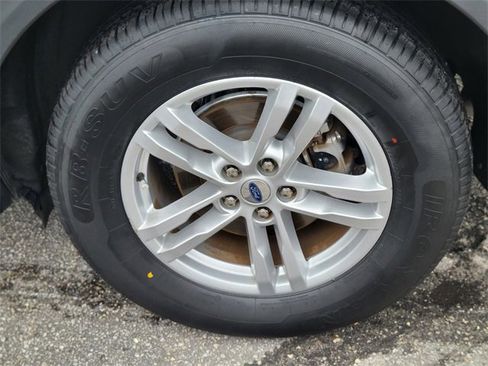 Certified 2022 Ford Explorer XLT image 7