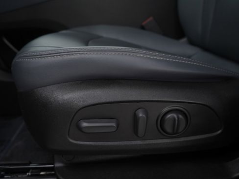 Used 2023 Buick Enclave Essence w/ Experience Buick Package image 26