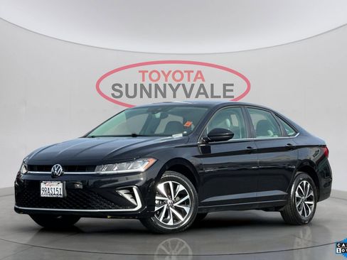 Used 2025 Volkswagen Jetta S image 1