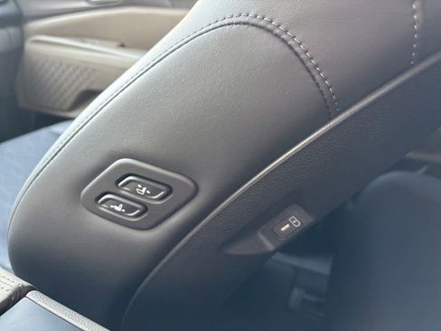 Certified 2026 Kia Carnival EX FWD image 28