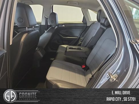 Used 2025 Volkswagen Jetta SE FWD image 24