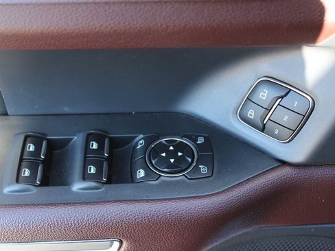 Used 2024 Ford Expedition Limited image 10