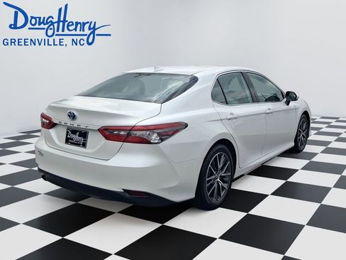 Used 2023 Toyota Camry XLE FWD image 5