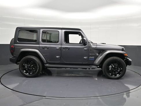 Used 2021 Jeep Wrangler Unlimited Sahara w/ Cold Weather Group AWD/4WD image 4