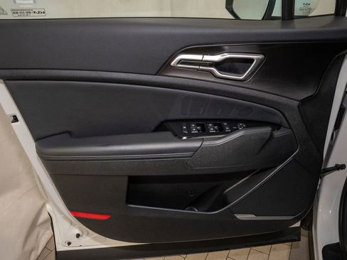 Used 2023 Kia Sportage EX image 10