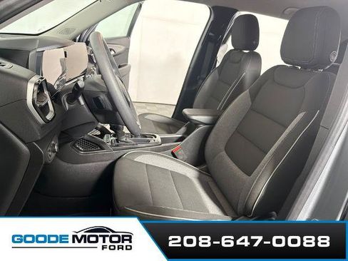 Used 2025 Chevrolet TrailBlazer LT AWD/4WD image 10