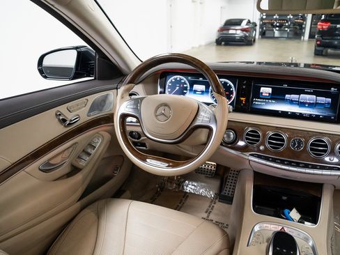 Used 2015 Mercedes-Benz S 550 Sedan image 10