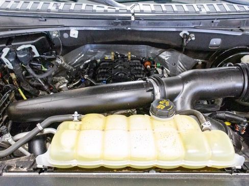 Used 2021 Ford Expedition XLT image 20