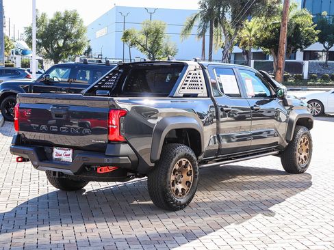Used 2025 Toyota Tacoma Trailhunter image 12