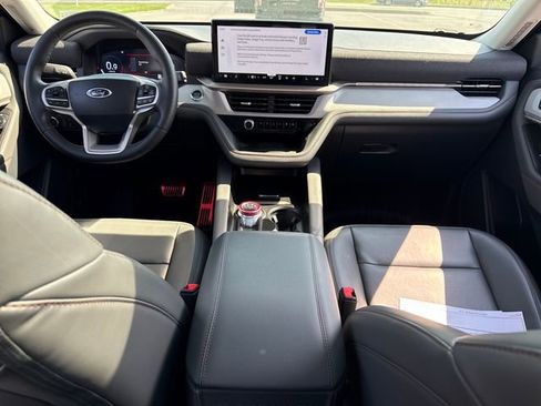 Used 2025 Ford Explorer Active w/ Active Comfort Package AWD/4WD image 21