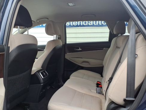 Used 2017 Kia Sorento AWD image 10