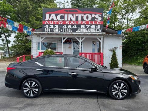 Used 2019 Nissan Altima 2.5 SV FWD image 1