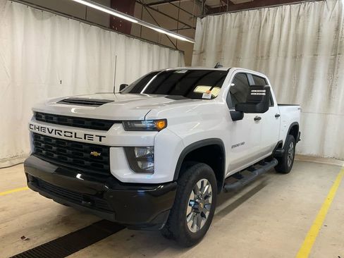 Used 2022 Chevrolet Silverado 2500 Custom w/ Custom Value Package AWD/4WD image 4