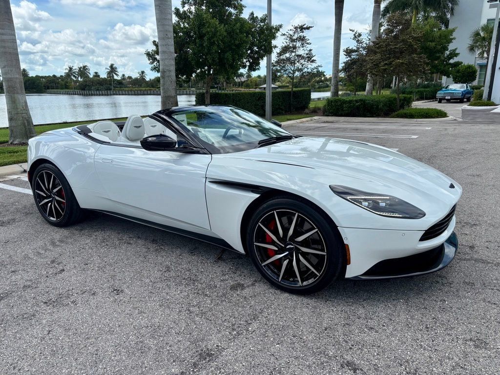 Used 2023 Aston Martin DB11 Volante RWD image 5