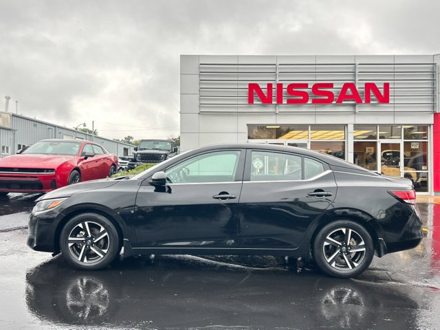 Used 2025 Nissan Sentra SV FWD image 2