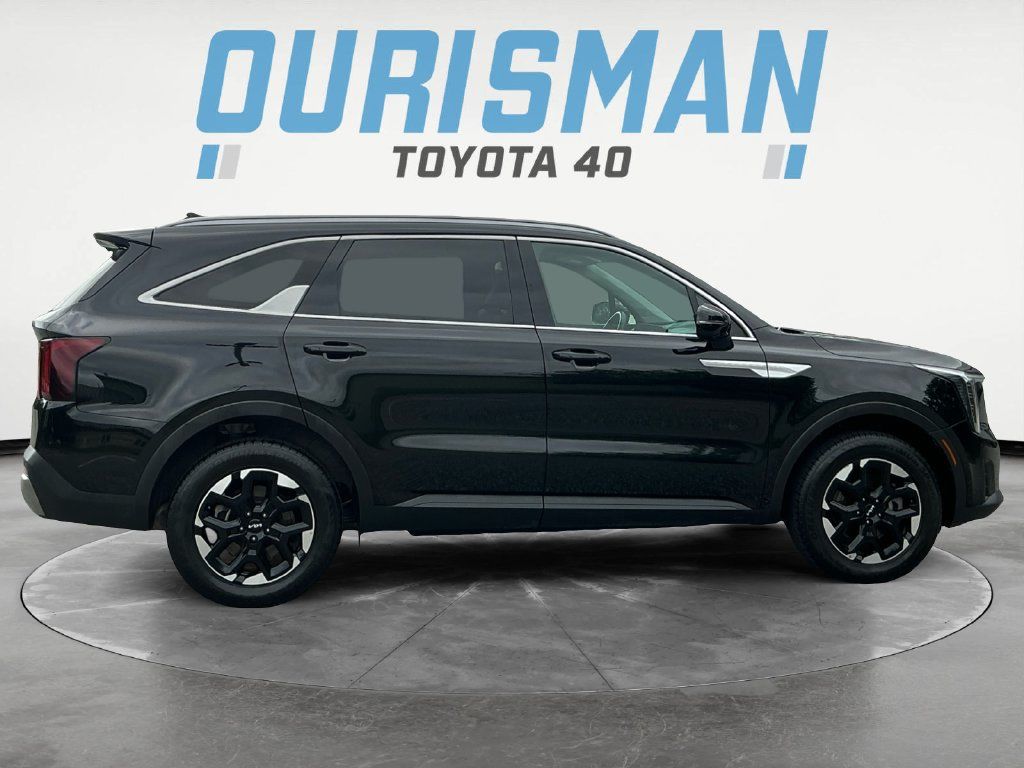 Used 2024 Kia Sorento S AWD/4WD image 8