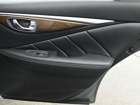 Used 2015 INFINITI Q50 Sport w/ Deluxe Technology Package image 17