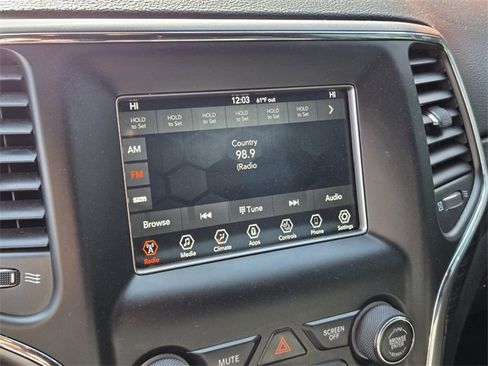 Used 2019 Jeep Grand Cherokee Laredo image 20