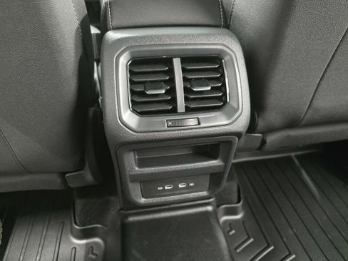 New 2026 Volkswagen Taos SE FWD image 16