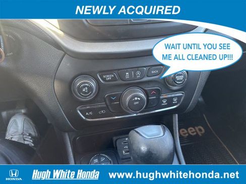 Used 2015 Jeep Cherokee Trailhawk image 10