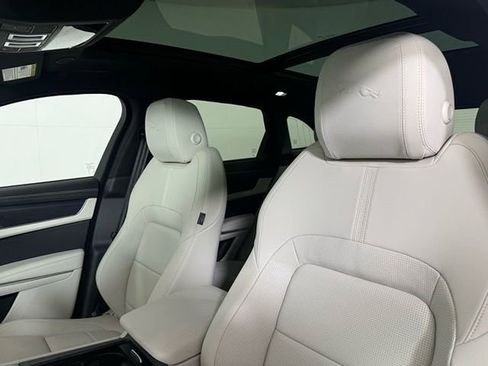 New 2026 Jaguar F-PACE R-Dynamic S image 29