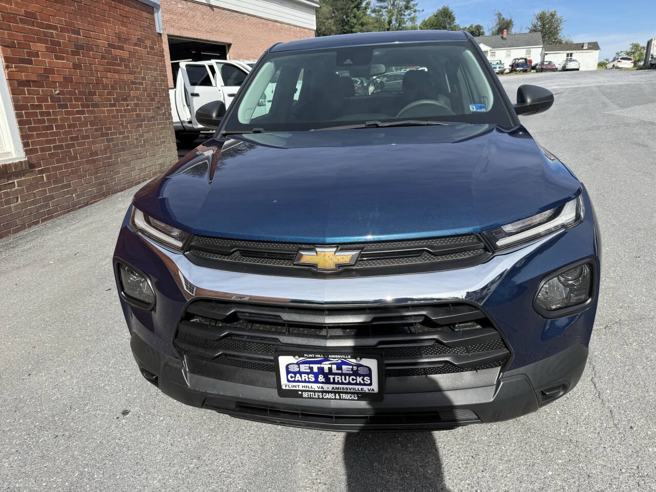 Used 2021 Chevrolet TrailBlazer LS w/ LPO, Blackout Package AWD/4WD image 3
