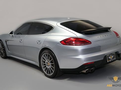 Used 2014 Porsche Panamera S image 7