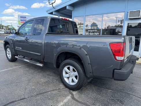Used 2012 Nissan Titan SV w/ SV Value Truck Pkg AWD/4WD image 3