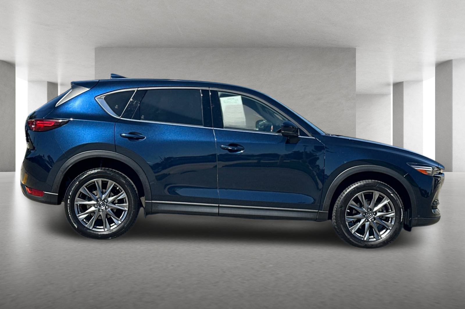 Used 2019 MAZDA CX-5 Signature AWD/4WD image 3