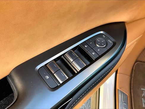 Used 2023 Lexus RZ 450e Premium image 32