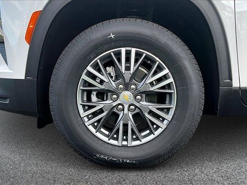 New 2026 Chevrolet Traverse LT w/ Driver Confidence Package image 11