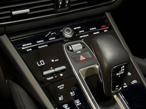 Used 2023 Porsche Cayenne Turbo w/ Premium Package Plus AWD/4WD image 20