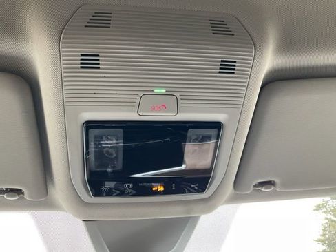 Used 2024 Volkswagen Atlas SE image 25